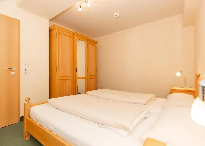 Апартаменты Kurpark-residenz 215 *